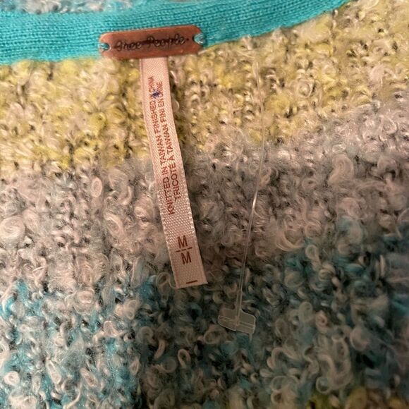 New Free People Soulmate
Cardi in Candy Coated combo
NWOT
size XS,S - Picture 12 of 13